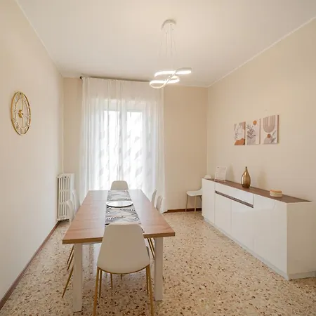 Casa Lella Apartamento Novara