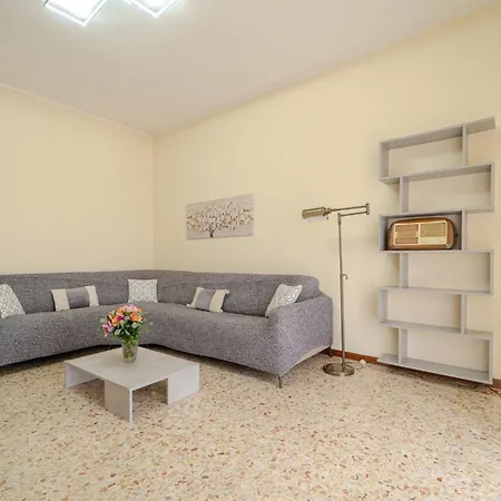 Casa Lella Novara