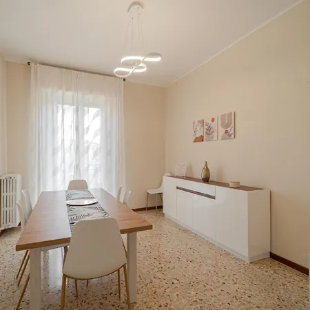 Apartamento Casa Lella Novara